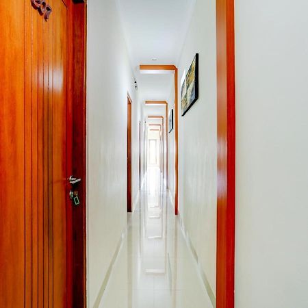 Super Oyo Capital O 90291 Vin Stay Petanu Pesanggaran المظهر الخارجي الصورة